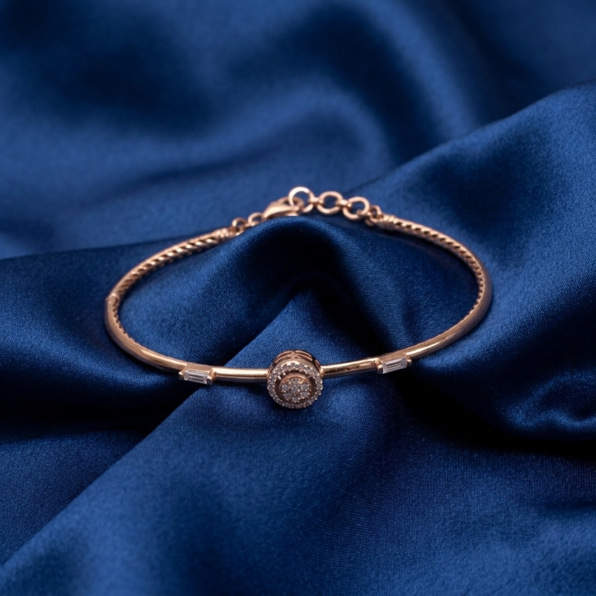 SoloLuxe bracelet